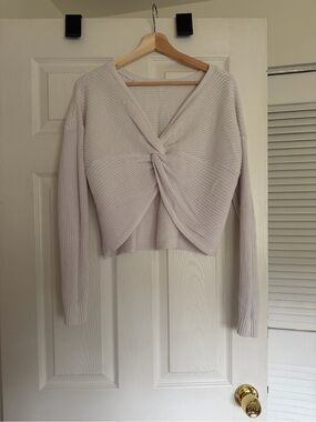Hollister Easy Twist Back Sweater in Light Lavender